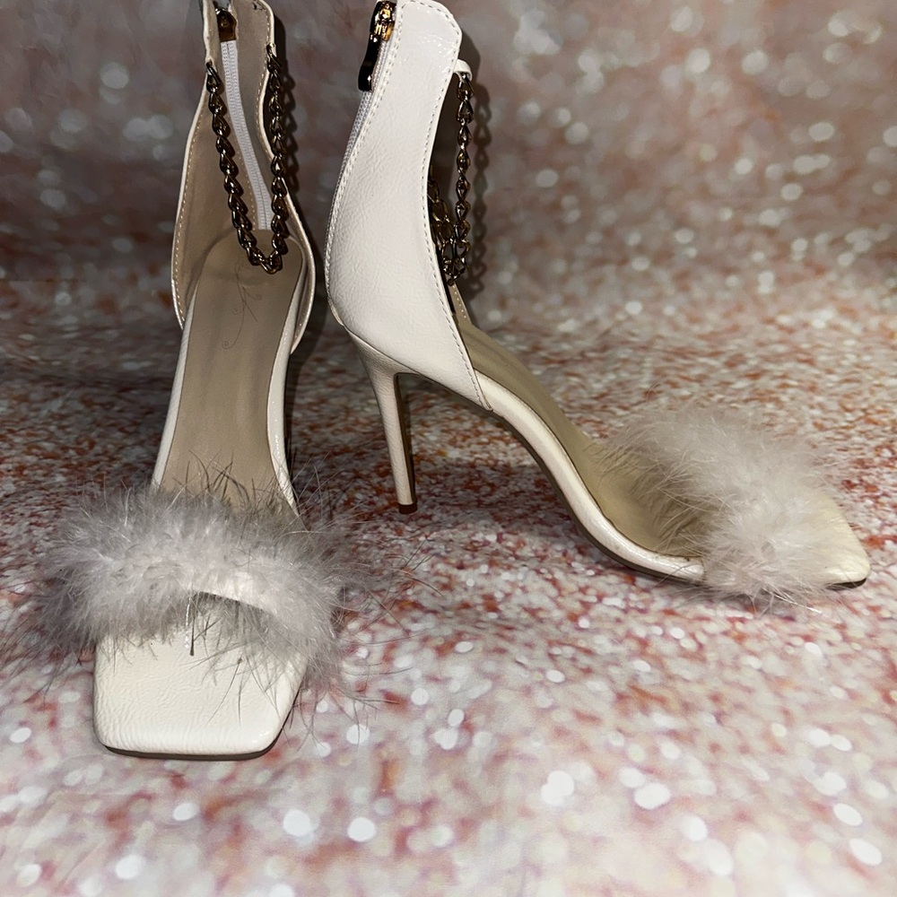 Elegant White Feathered Heels Size 11